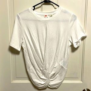Levi’s cropped white T-shirt